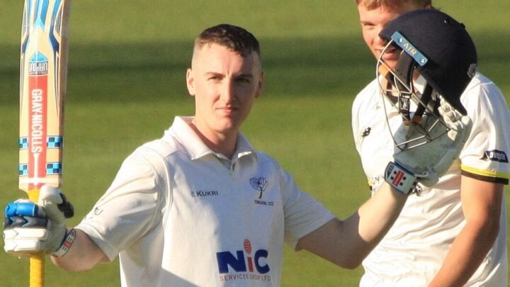 Harry Brook County cricket cropped.jpg