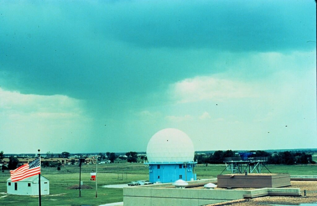 NSSL Doppler with rainshaft - NOAA.jpg