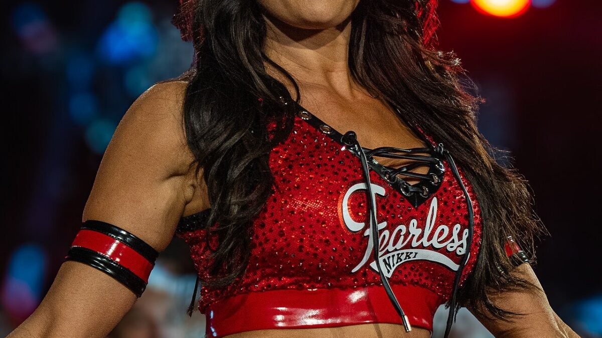 Nikki Bella RR25 2 (cropped).jpg